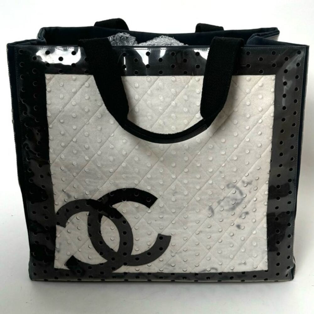 Chanel ENORMOUS tote, black + white fabric w/perforated pvc layer over material - Picture 5 of 16